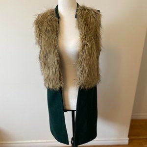 FOREVER 21 faux fur vest